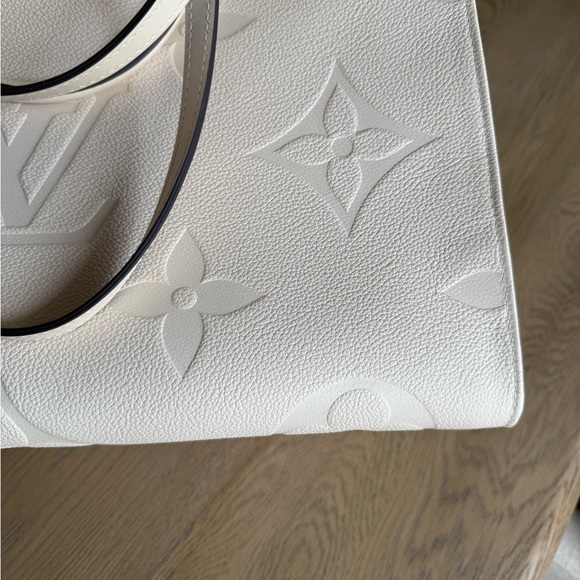 FLAWLESS Louis Vuitton On the Go GM Cream Empreinte Leather - Picture 13 of 15